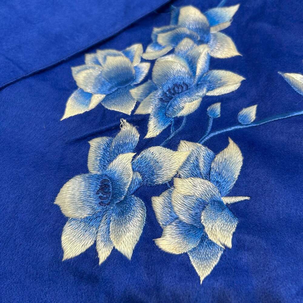 100% Mulberry Silk Scarf Royal Blue Hand Embroidered Floral Chinese Xiang Xiu - Picture 7 of 7